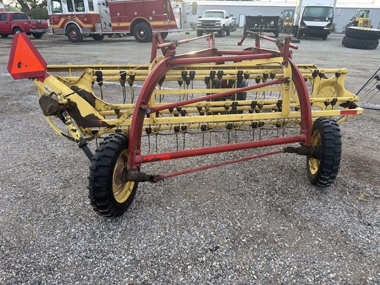 new-holland-256-image-3