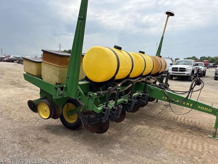 john-deere-7000-image-5
