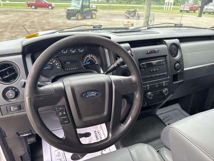 2014-ford-f150-xl-image-13