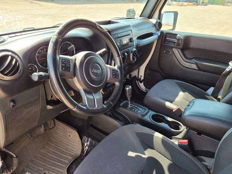 2017-jeep-wrangler-image-14