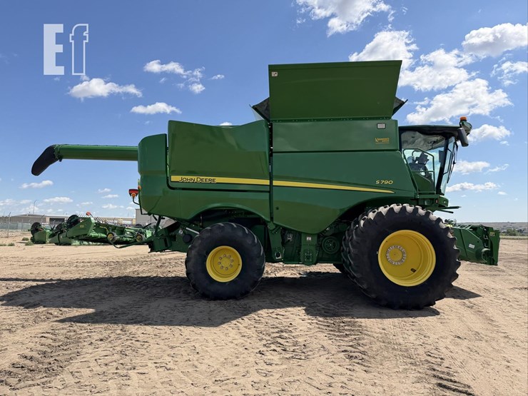 2020-john-deere-s790-image-5