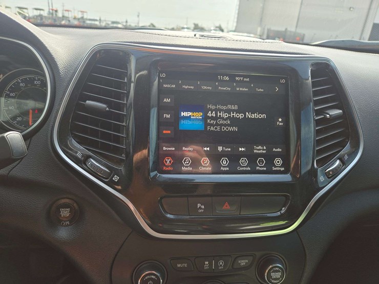 2019-jeep-cherokee-limited-image-10