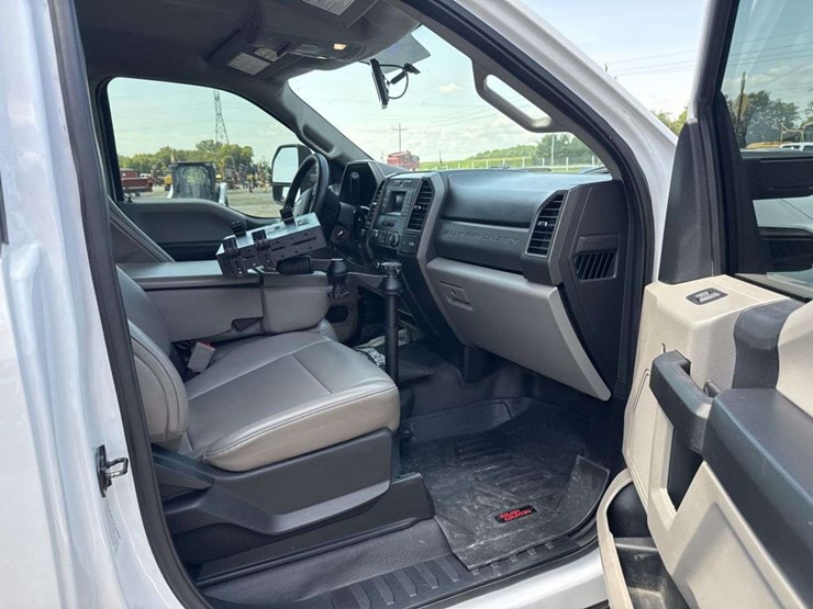 2019-ford-f550-image-22