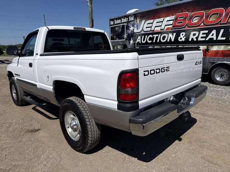 2001-dodge-ram-1500-image-3