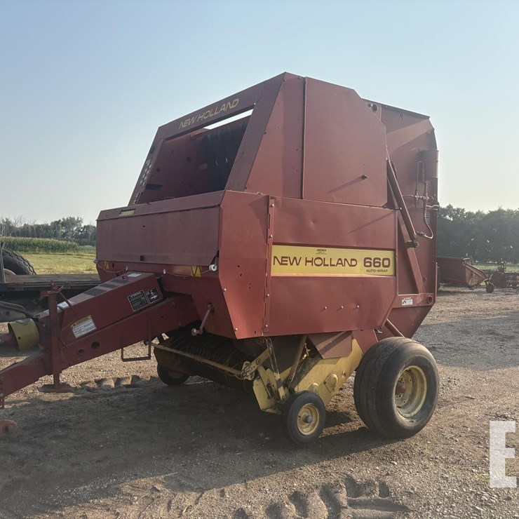 NEW HOLLAND 660