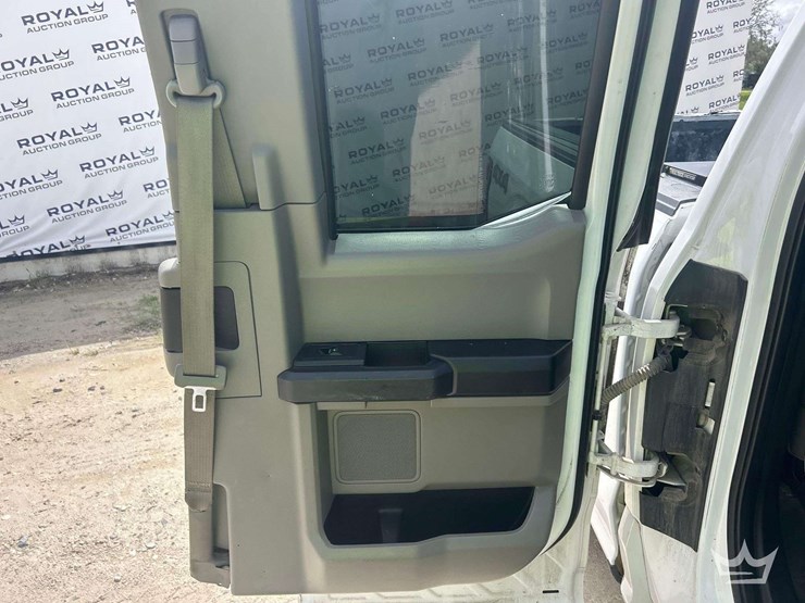 2020-ford-f150-image-22