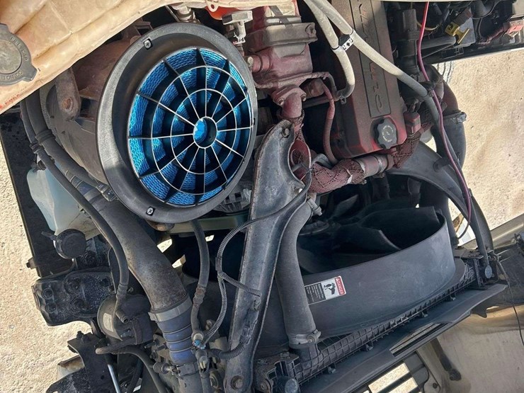 2014-freightliner-m2-106-image-8