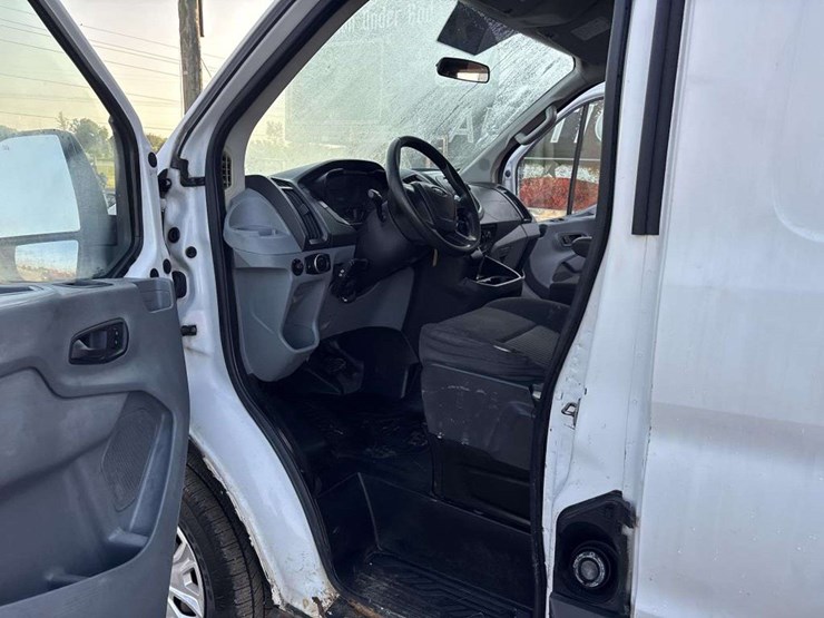 2015-ford-transit-image-6
