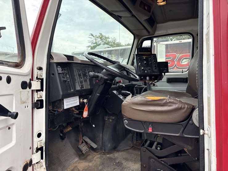 2001-international-4900-image-14