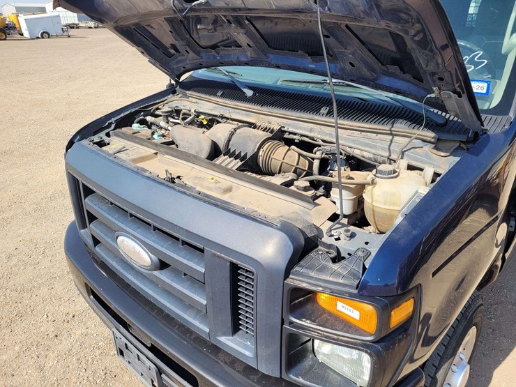 2013-ford-e150-image-21