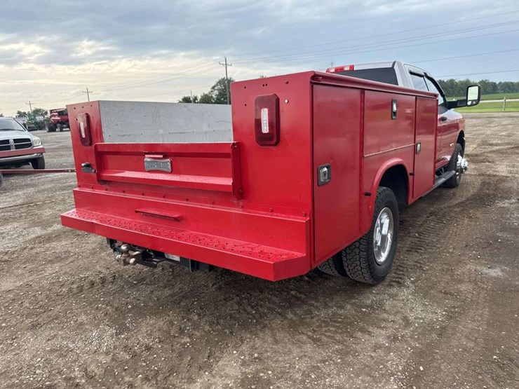 2019-dodge-ram-3500-image-3