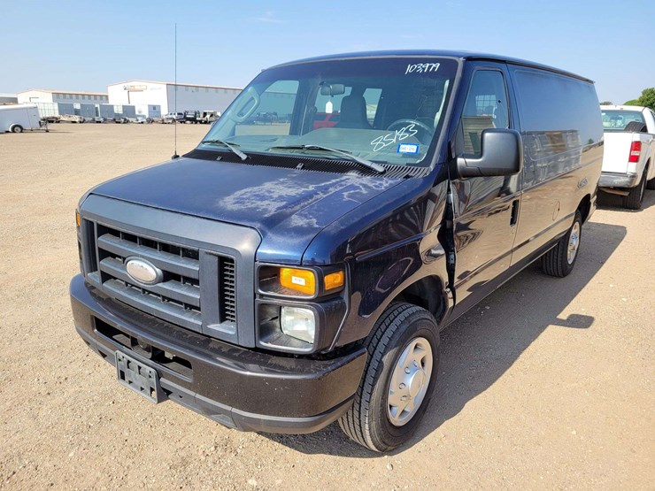 2013-ford-e150-image-1