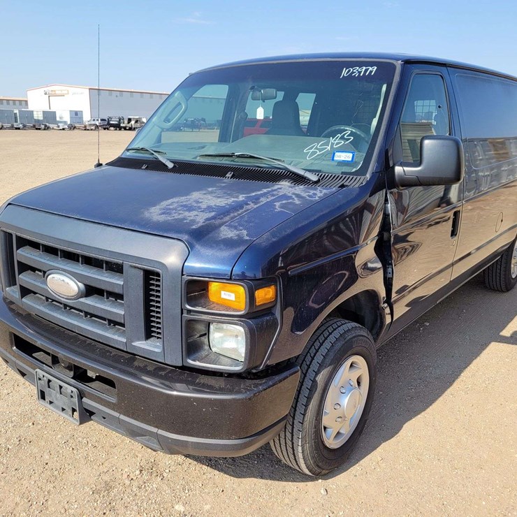 2013 FORD E150