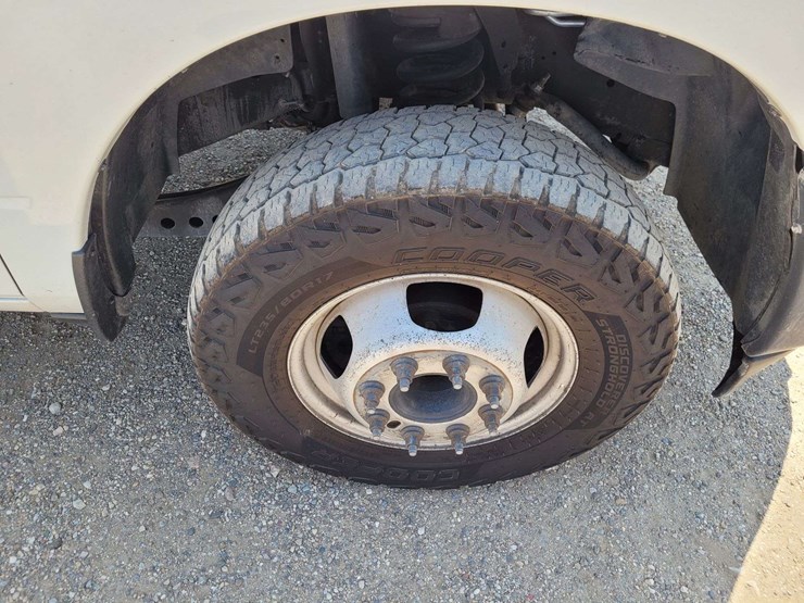 2019-dodge-3500-image-3