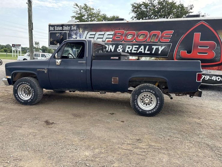 1986-chevrolet-custom-deluxe-20-image-2