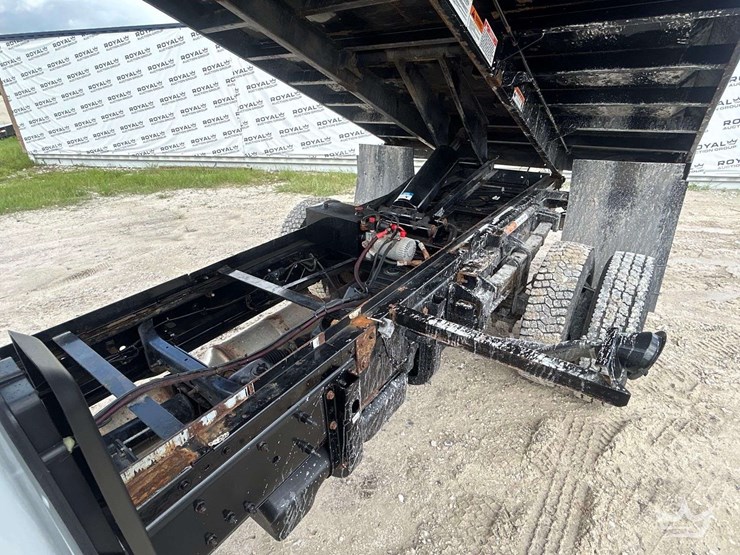 2024-chevrolet-silverado-6500hd-image-15