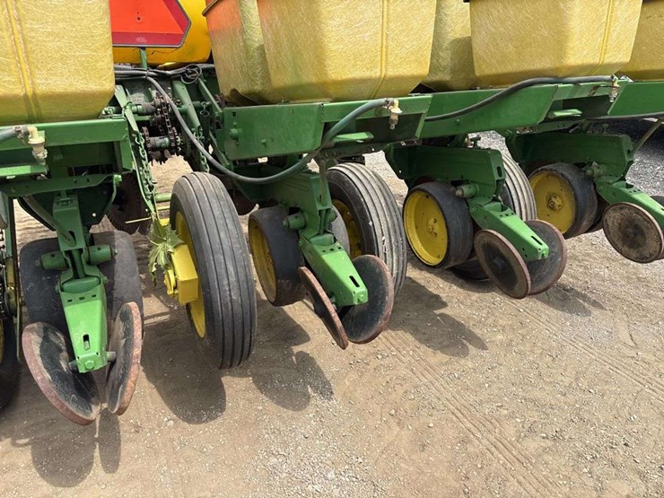 john-deere-7000-image-8