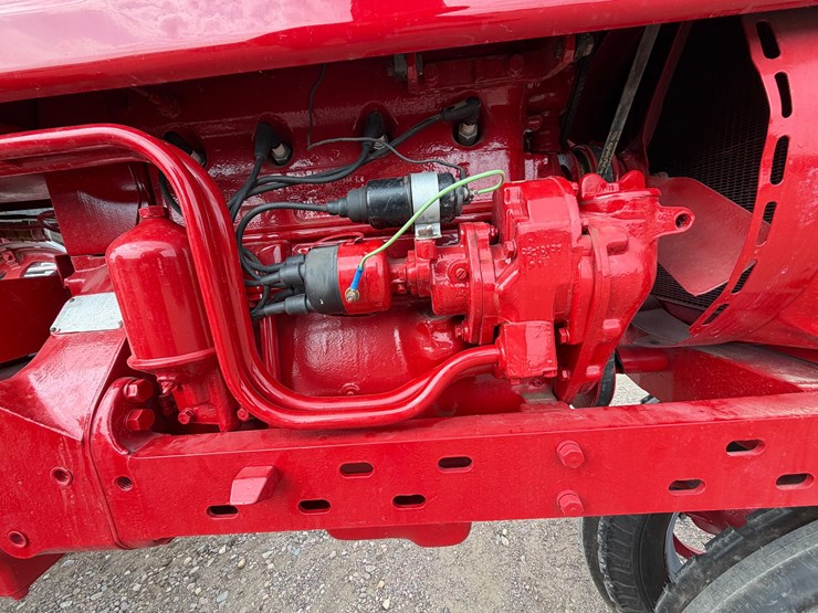 1955-farmall-300-tractor-image-29