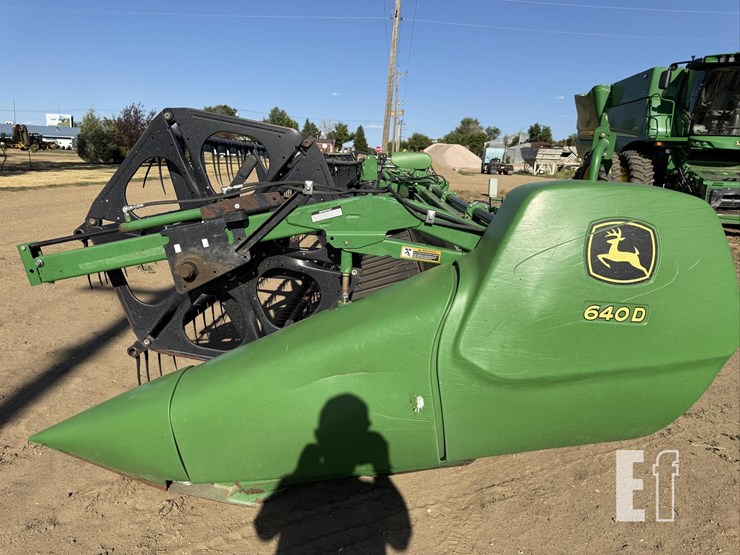 2010-john-deere-640d-image-10