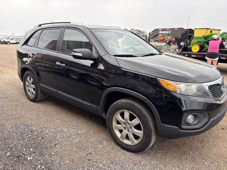 2011-kia-sorento-image-4