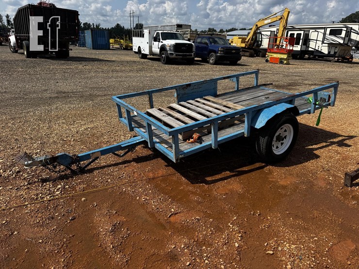 2011-bumper-pull-trailer-10'-image-1