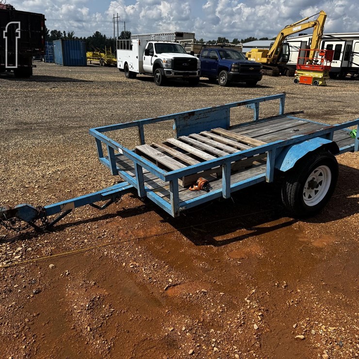 2011 BUMPER PULL TRAILER 10'