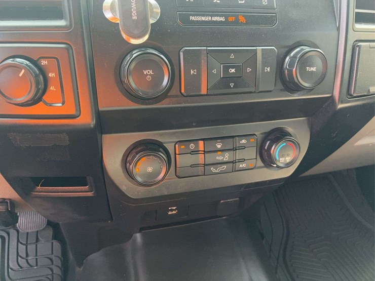 2019-ford-f150-lariat-image-30