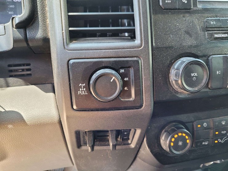 2020-ford-f350-image-18