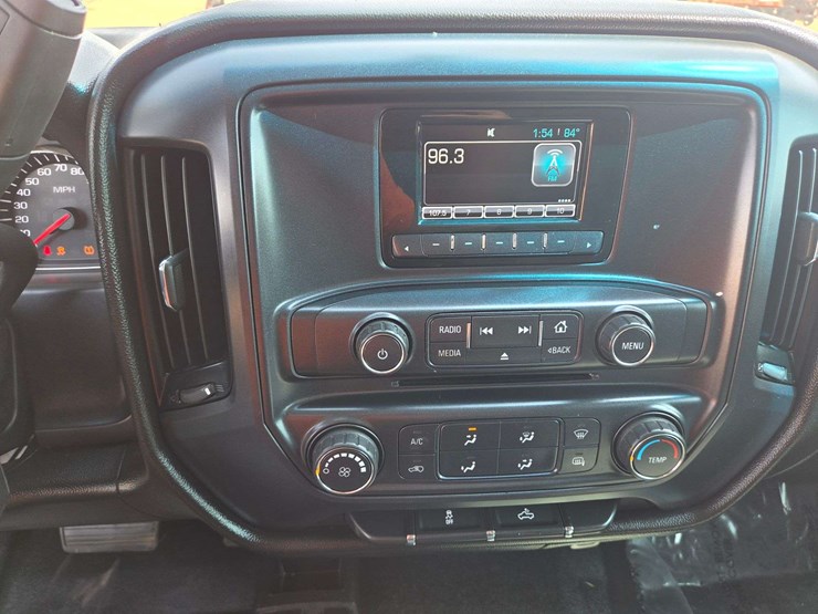 2015-chevrolet-silverado-1500-ls-image-15