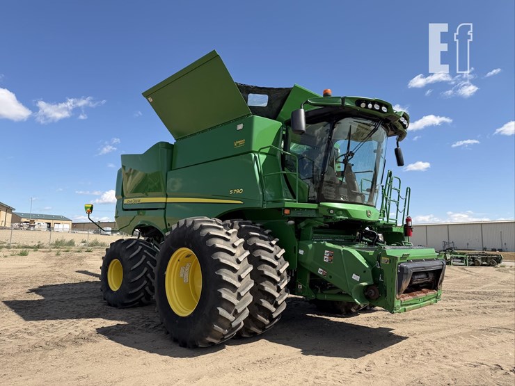 2020-john-deere-s790-image-4