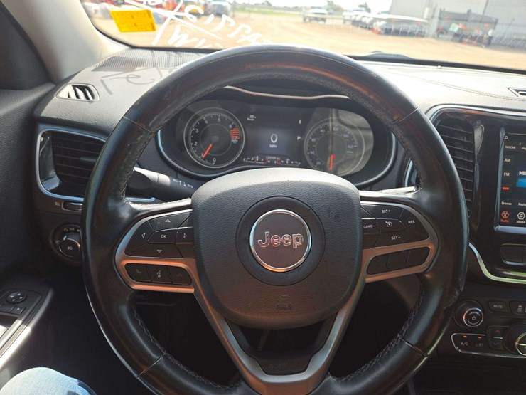 2019-jeep-cherokee-limited-image-12