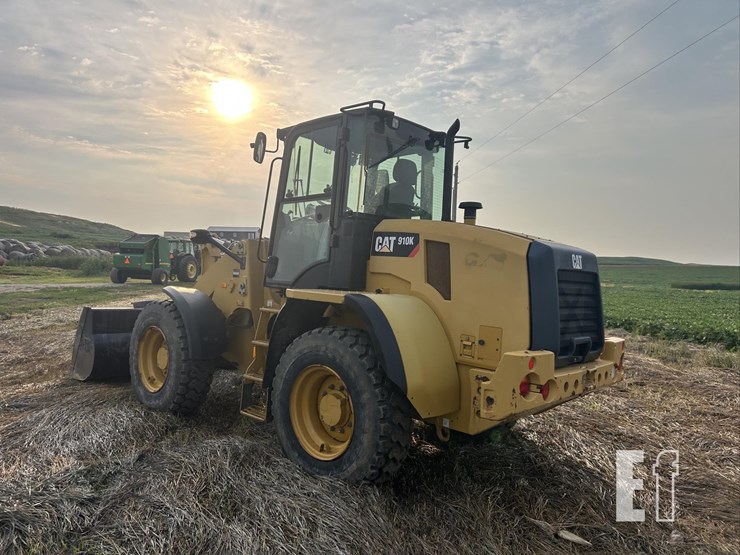 2015-caterpillar-910k-image-6