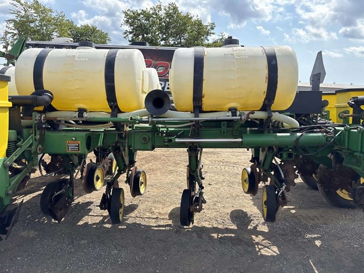 john-deere-7200-image-10