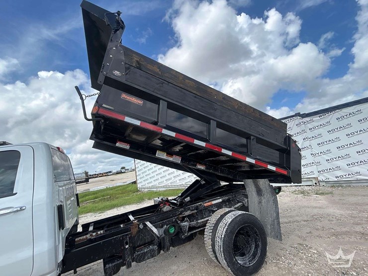 2024-chevrolet-silverado-6500hd-image-11