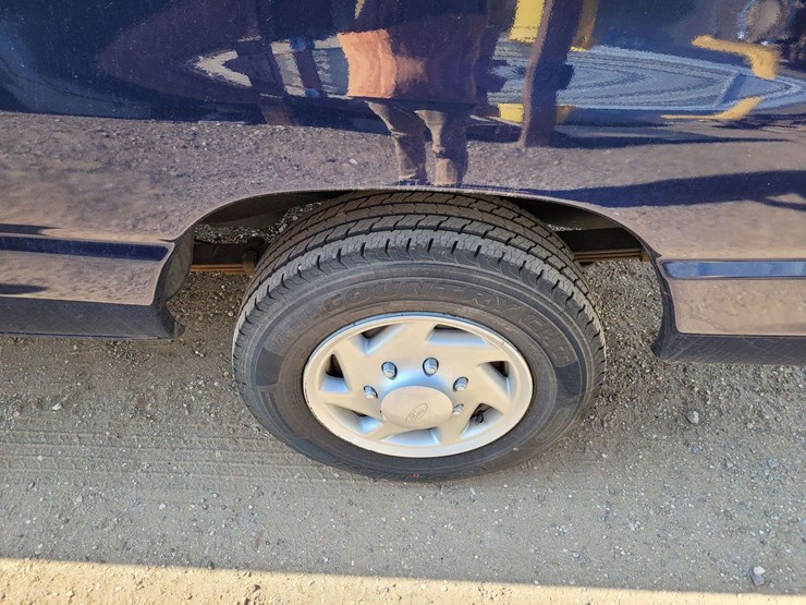 2013-ford-e150-image-12