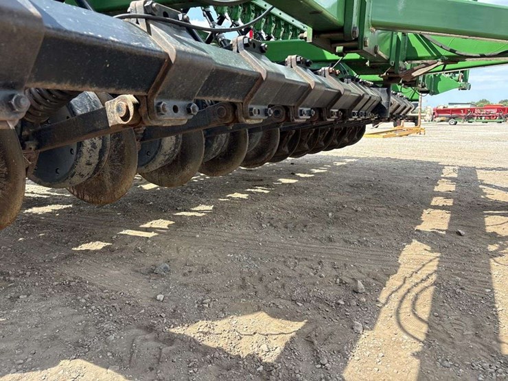 john-deere-1560-image-14