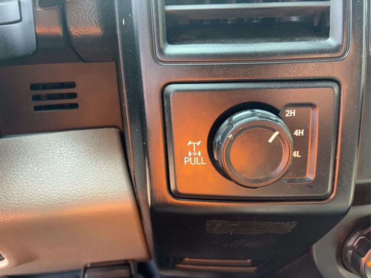 2019-ford-f150-lariat-image-31