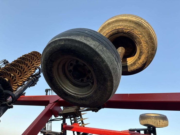 case-ih-330-image-24