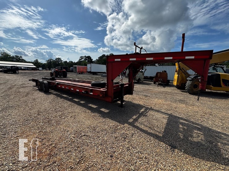 portable-building-moving-gooseneck-trailer-28'-image-11