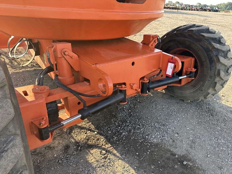1998-jlg-600a-image-12
