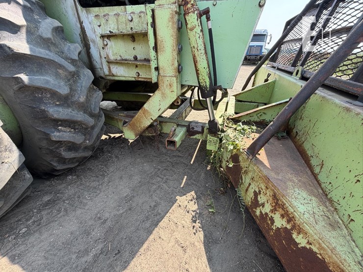 steiger-bearcat-iii-st225-image-25