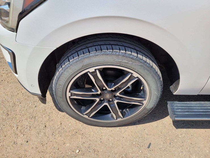 2019-ford-expedition-limited-image-8
