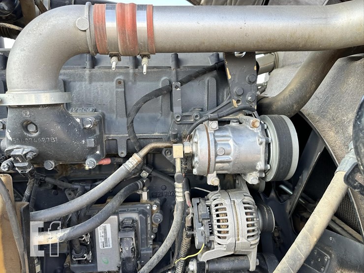 2010-case-ih-steiger-485-image-61
