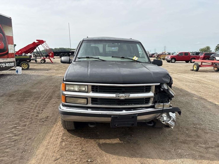 1999-gmc-suburban-image-6