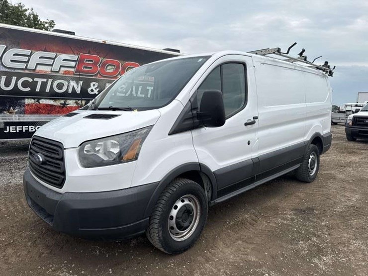 2017-ford-transit-image-1