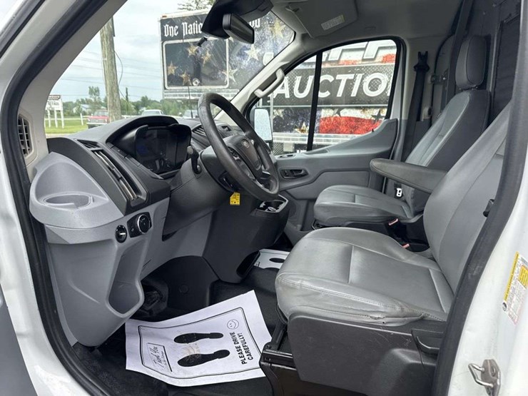 2017-ford-transit-image-8