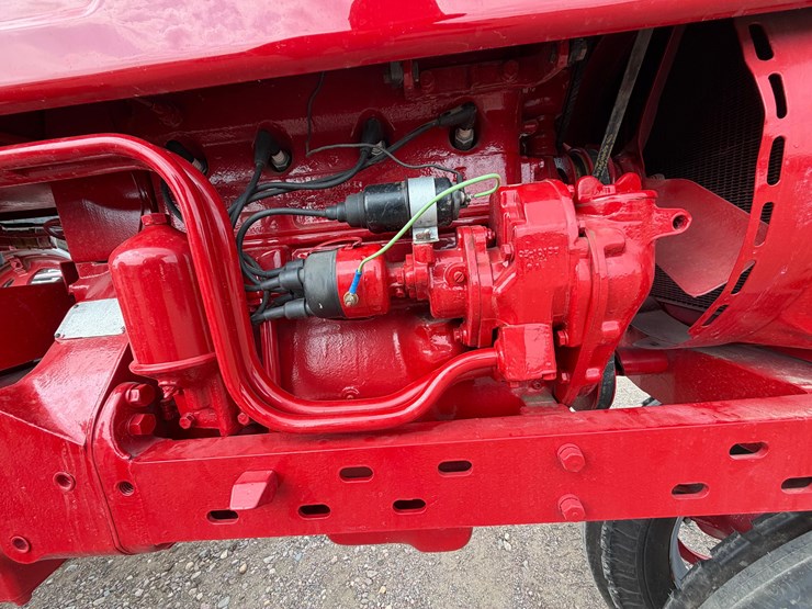 1955-farmall-300-tractor-image-30