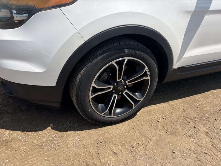 2014-ford-explorer-image-6