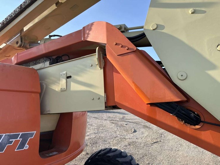 1998-jlg-600a-image-11