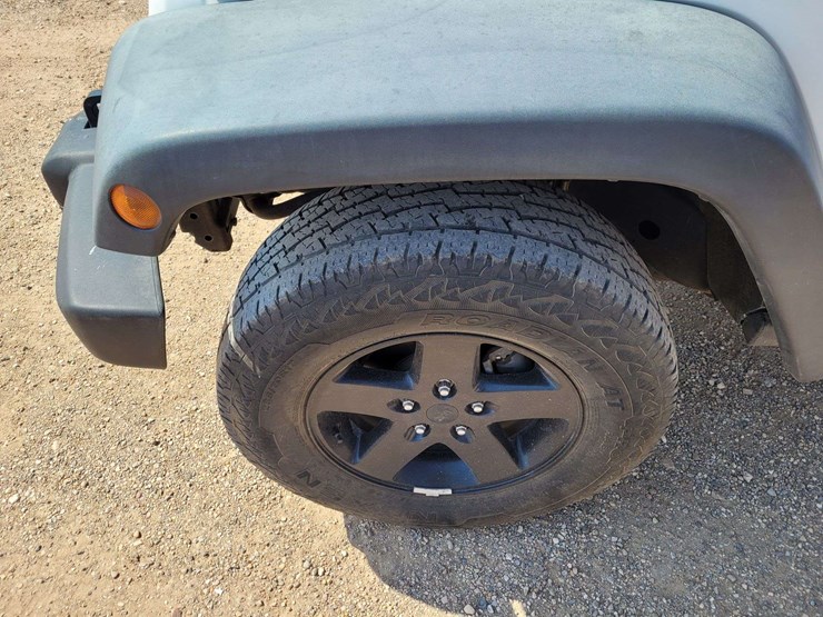 2017-jeep-wrangler-image-11